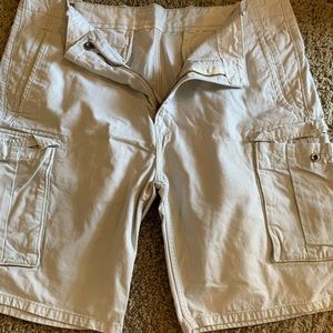 Levi cargo khaki shorts
